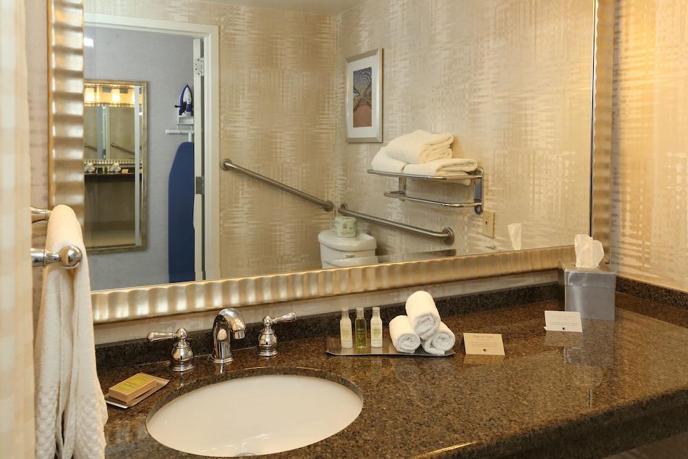 Doubletree By Hilton Boston/Westborough Hotel Bagian luar foto