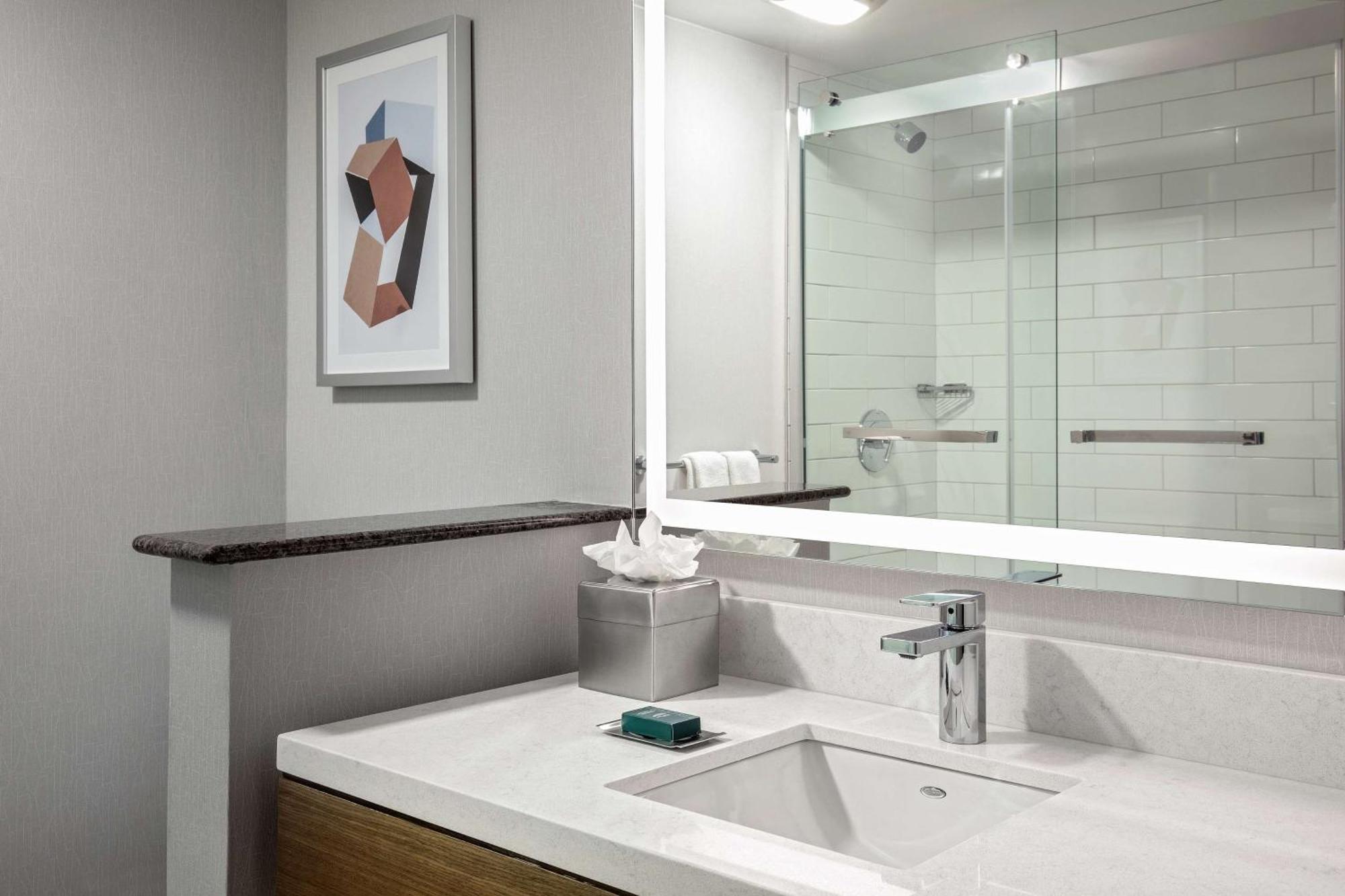 Doubletree By Hilton Boston/Westborough Hotel Bagian luar foto