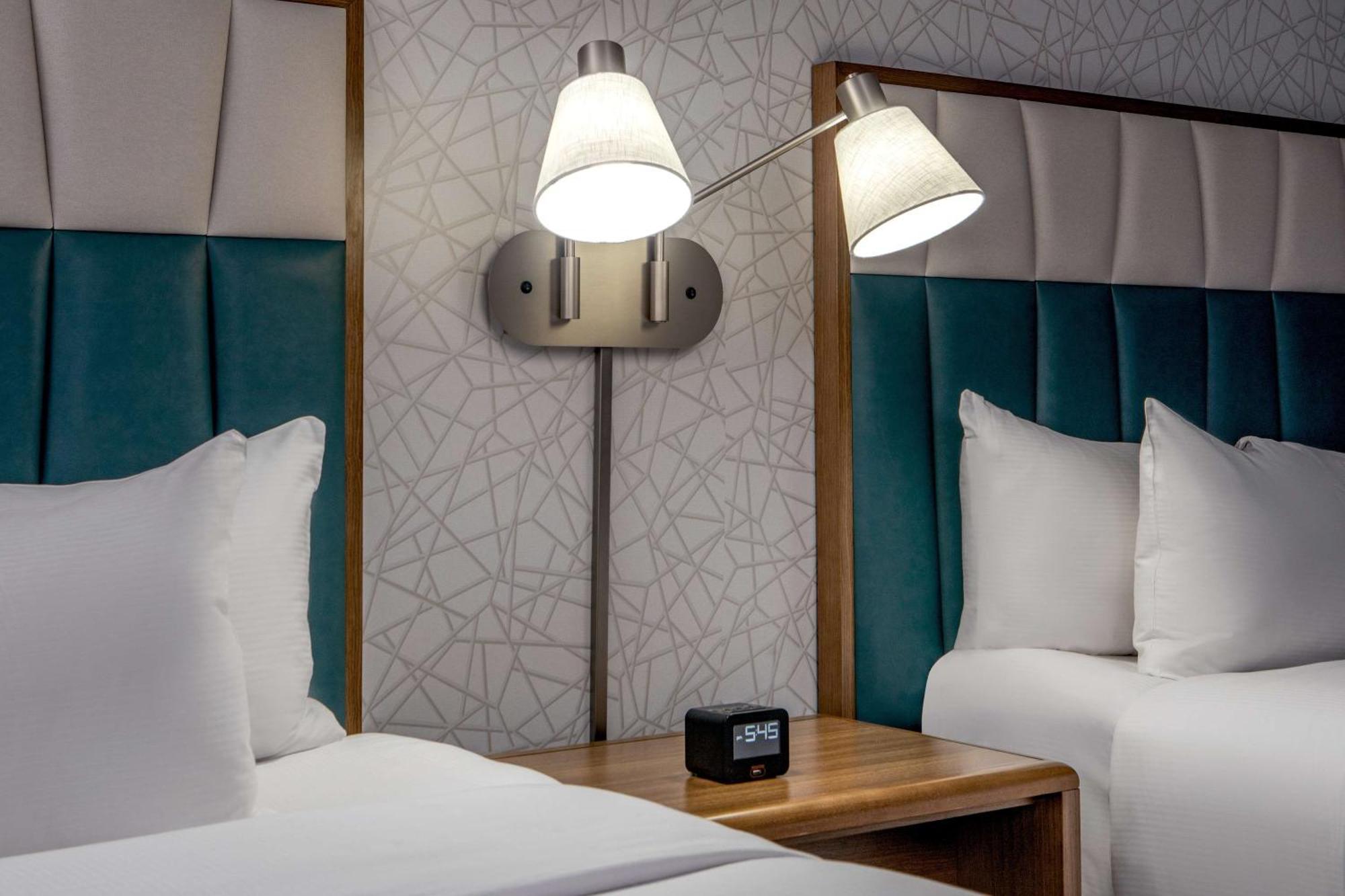 Doubletree By Hilton Boston/Westborough Hotel Bagian luar foto