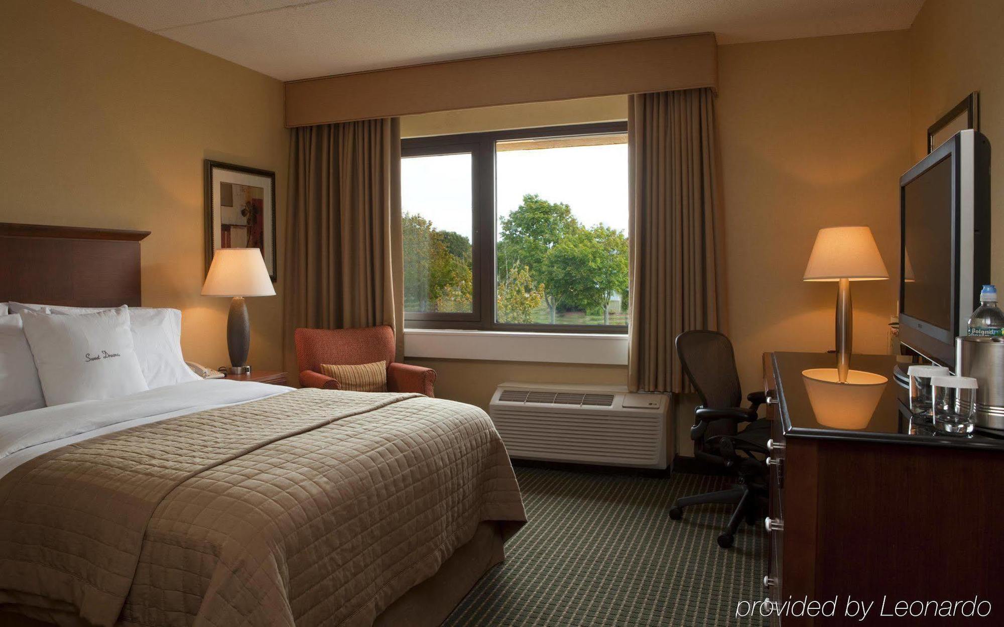 Doubletree By Hilton Boston/Westborough Hotel Bagian luar foto