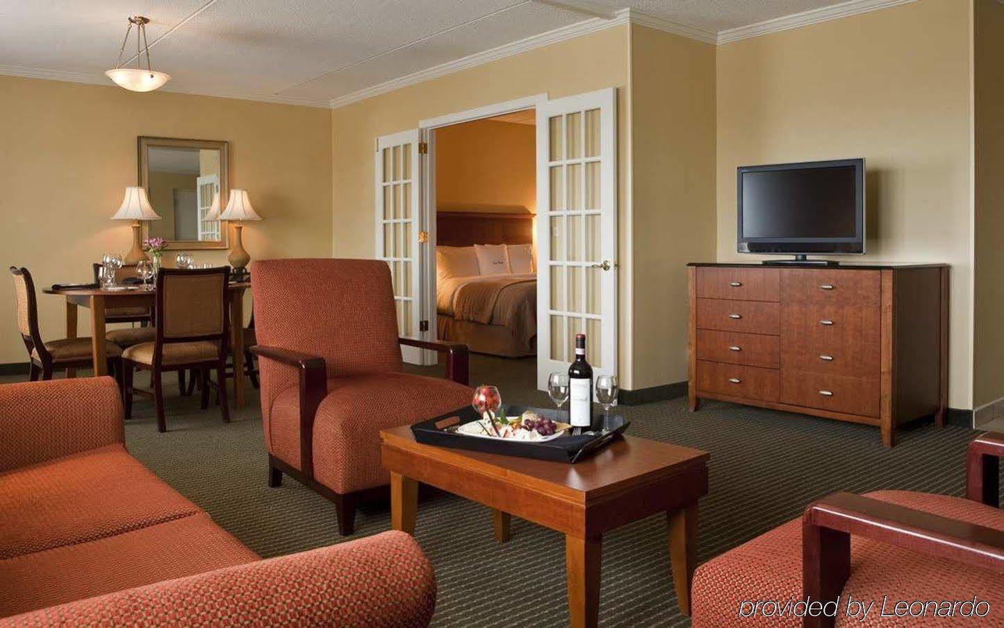 Doubletree By Hilton Boston/Westborough Hotel Bagian luar foto